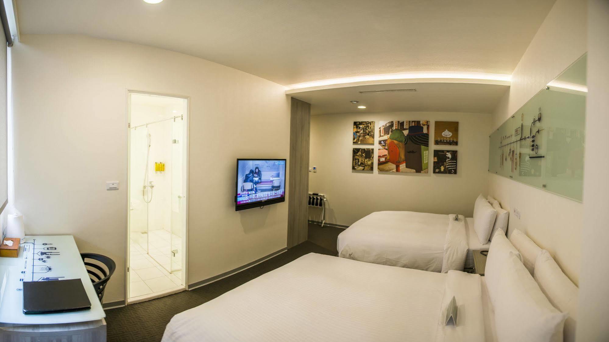 Hotel Olah Poshtel - Taichung Station Extérieur photo